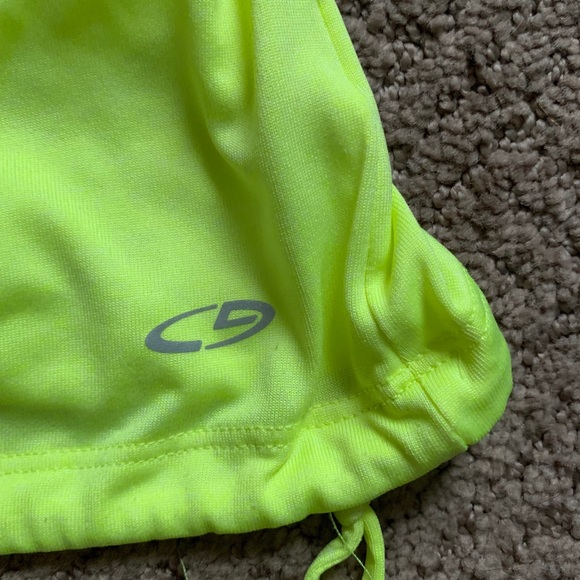 Champion women’s tank top with built in bra🏃🏽‍♀️ - Picture 2 of 5